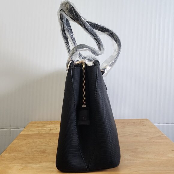 NWT Guess, Lyndi, Small Triple Compartment Girlfriend Satchel - Picture 4 of 7